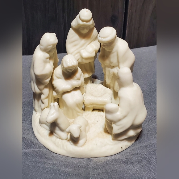 White porcelain mini nativity fugurine scene vintage - Picture 1 of 7